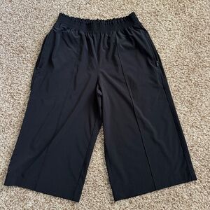 Athlete Women's Medium Black Wide Leg Bermuda Shorts Pull on lightweight